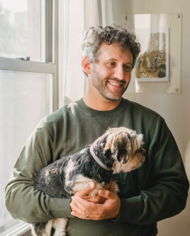 Bedriftsabonnement-mann-glad